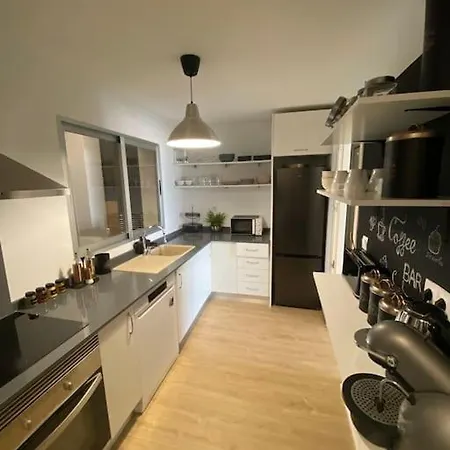 Carla Hills - Seaview & Spectacular Terrace