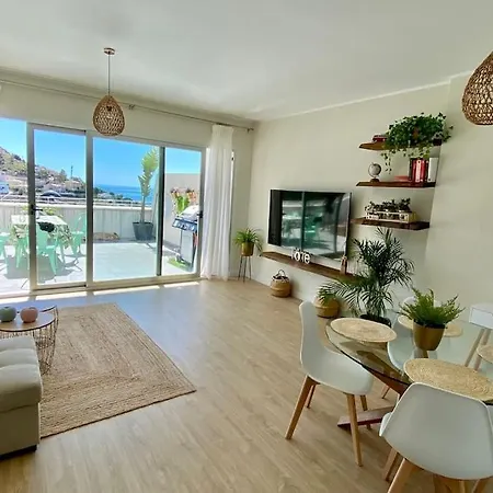 Carla Hills - Seaview & Spectacular Terrace