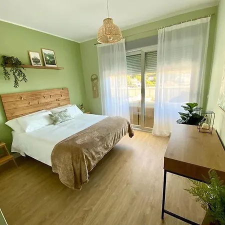 Carla Hills - Seaview & Spectacular Terrace